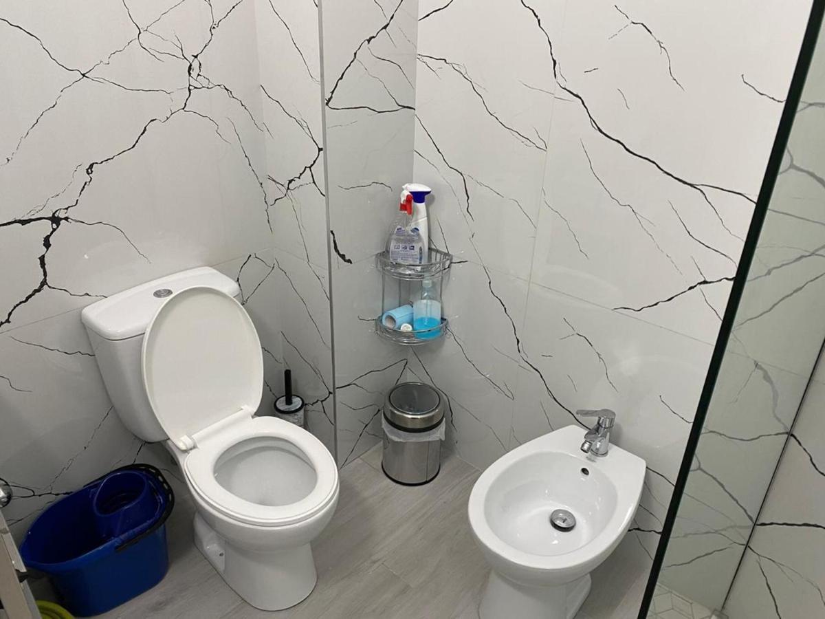 Kevin'S Lungomare Apartment Vlore Ngoại thất bức ảnh