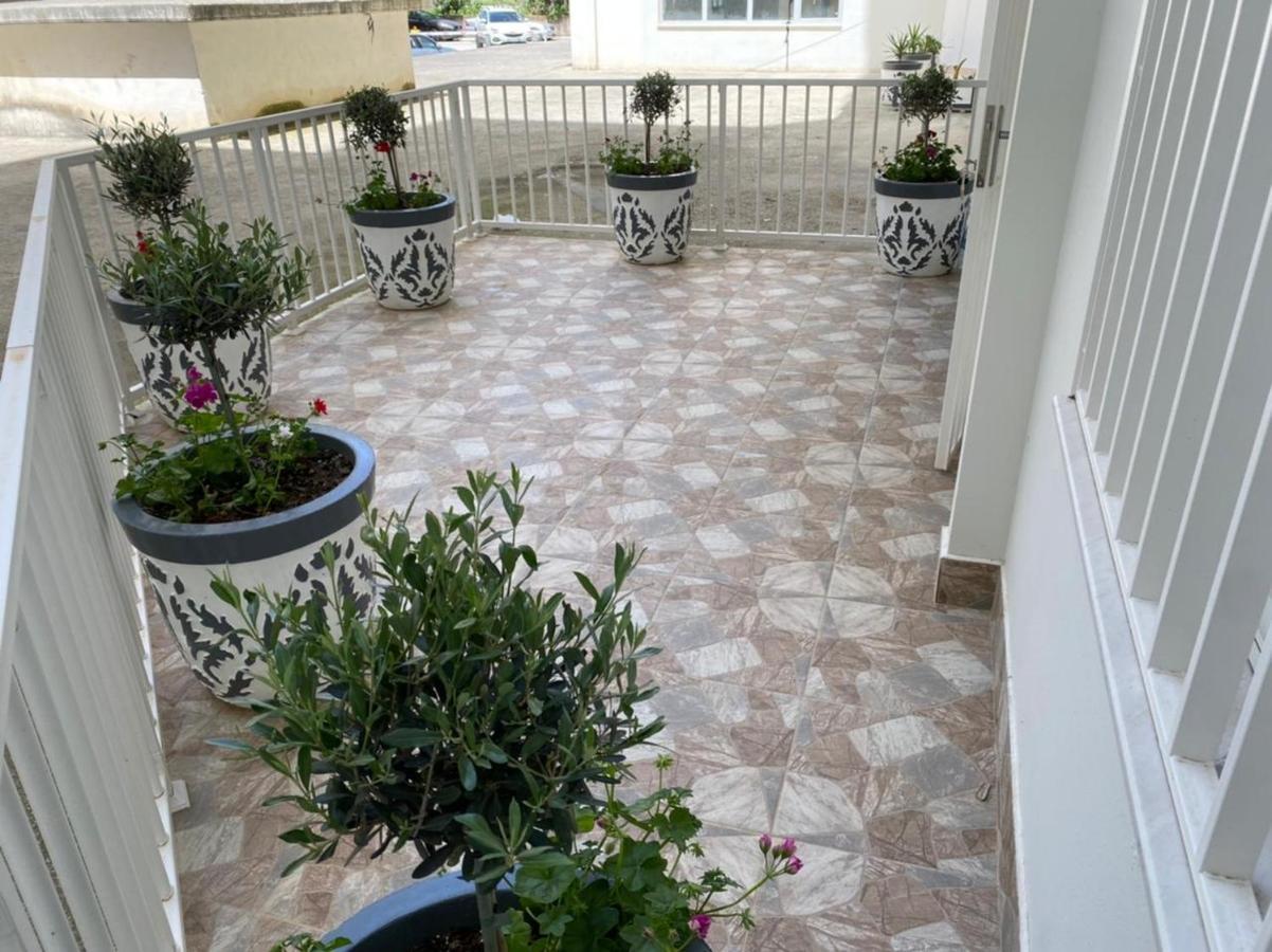 Kevin'S Lungomare Apartment Vlore Ngoại thất bức ảnh